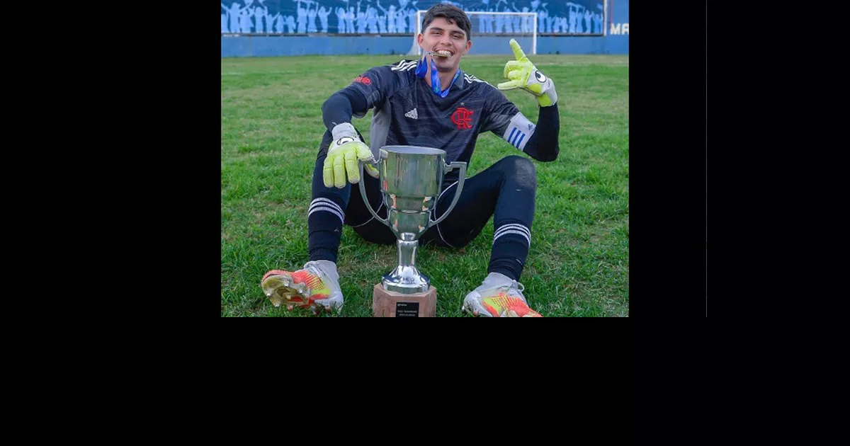 Botafogo fecha contratação do goleiro João Fernando, ex-Flamengo