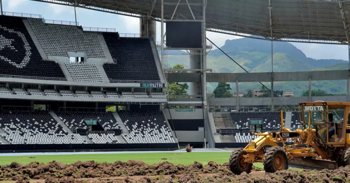 Botafogo divulga detalhes sobre reforma do gramado no Estádio Nilton Santos 