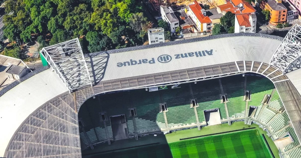 Qual será a diferença da grama do Allianz Parque para a do Nilton Santos?