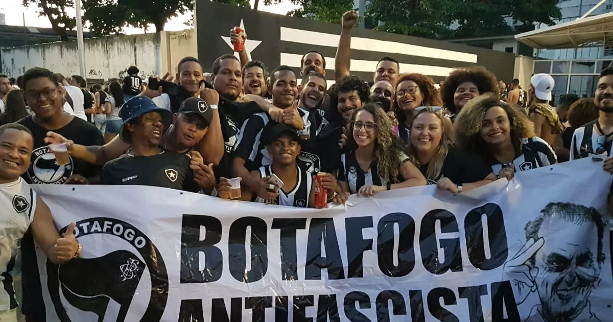 Torcida 'Botafogo Antifascista' emite nota contra SAF Botafogo