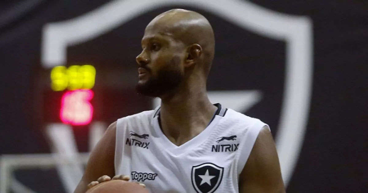 Justiça diz não ao Botafogo, que é impedido de incluir jogador de basquete no RCE