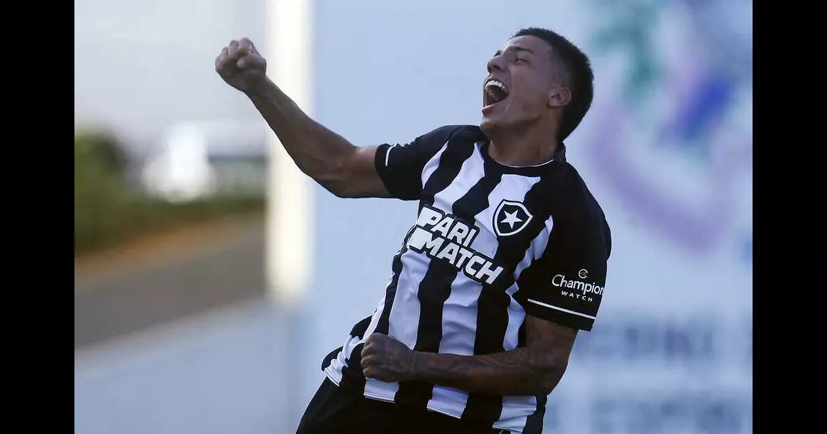 Análise: Botafogo vence e faz sua parte, mas ainda precisa melhorar