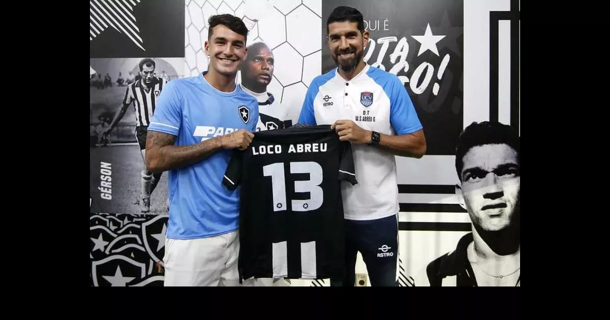 Loco Abreu fica 'full pistola' em entrevista; confira momentos do reencontro com Botafogo