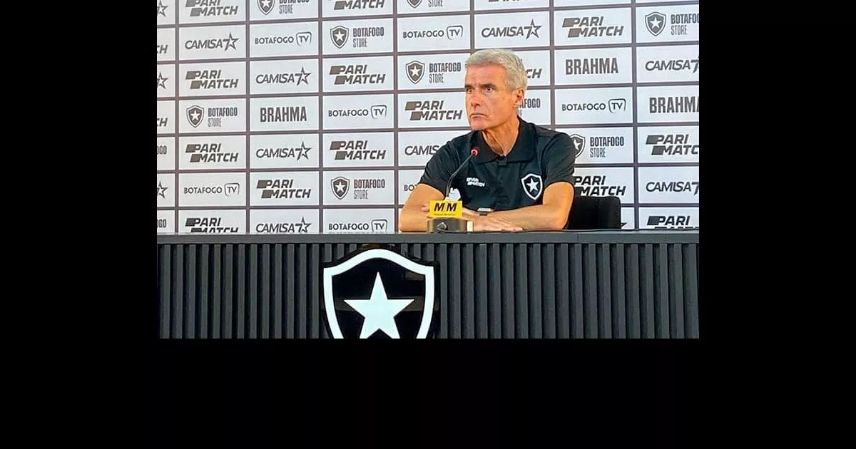 Luís Castro lamenta casos de racismo, elogia Botafogo e critica intervalo curto na preparação; veja