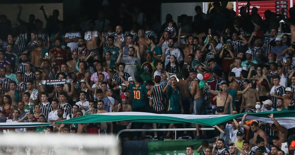 Torcida do Fluminense reclama de 10% em clássico? Mas qual seria o motivo?