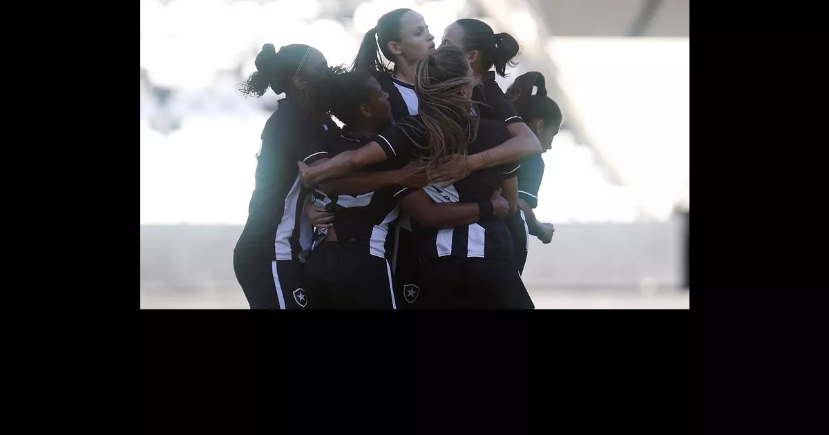 Botafogo Feminino goleia e garante vaga na elite do Brasileirão 