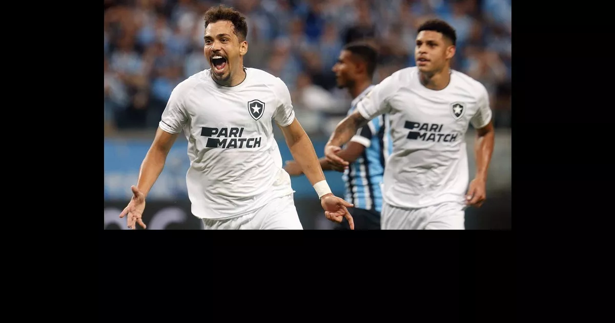 Botafogo vence Grêmio em Porto Alegre e abre 10 pontos na liderança