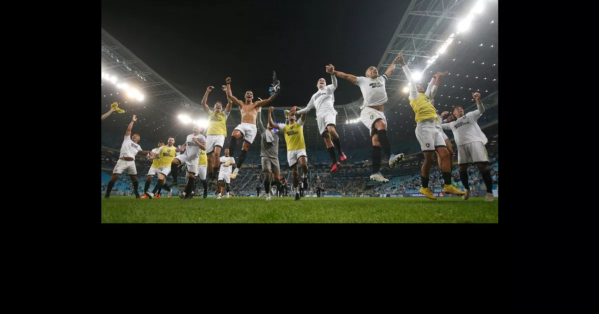 Comentaristas falam sobre a vitória do Botafogo sobre o Grêmio por 2 a 0, em Porto Alegre