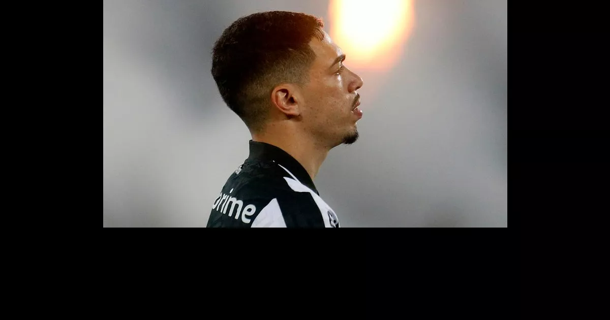 Botafogo Renova com Hugo até 2026 e Valoriza o Jogador