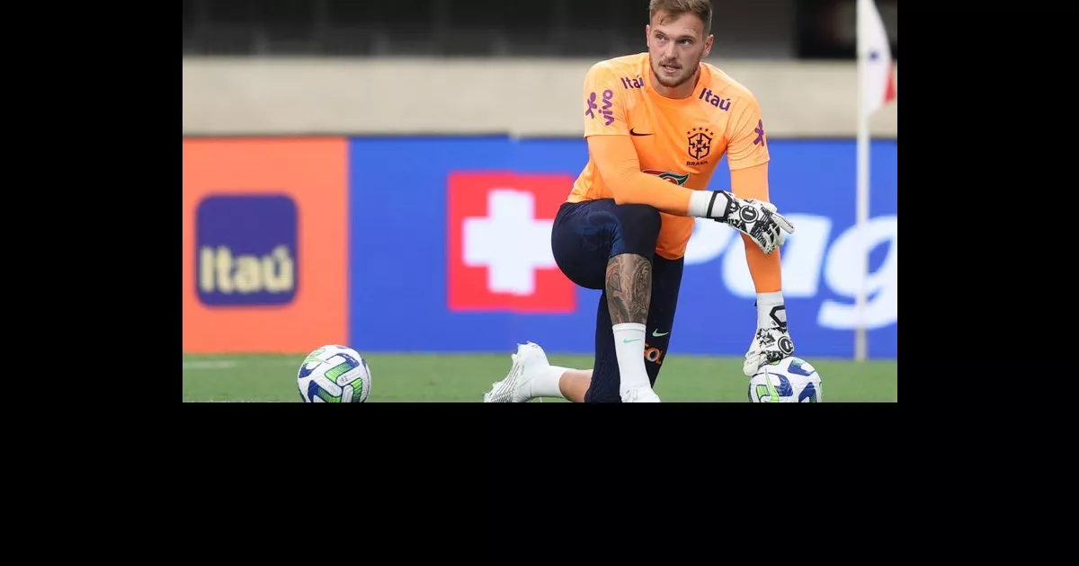  Goleiro Lucas Perri Retorna ao Botafogo Após Experiência na Seleção Brasileira