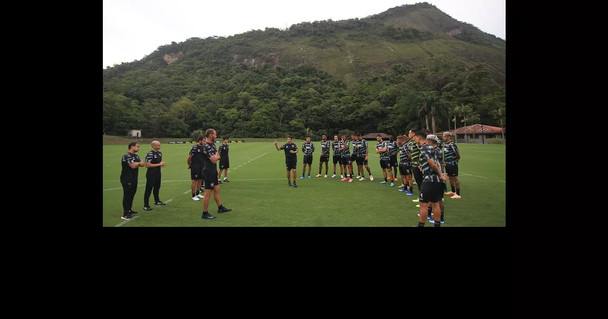 Joel Carli se une a Lúcio Flávio na missão de conduzir o Botafogo ao título do Campeonato Brasileiro