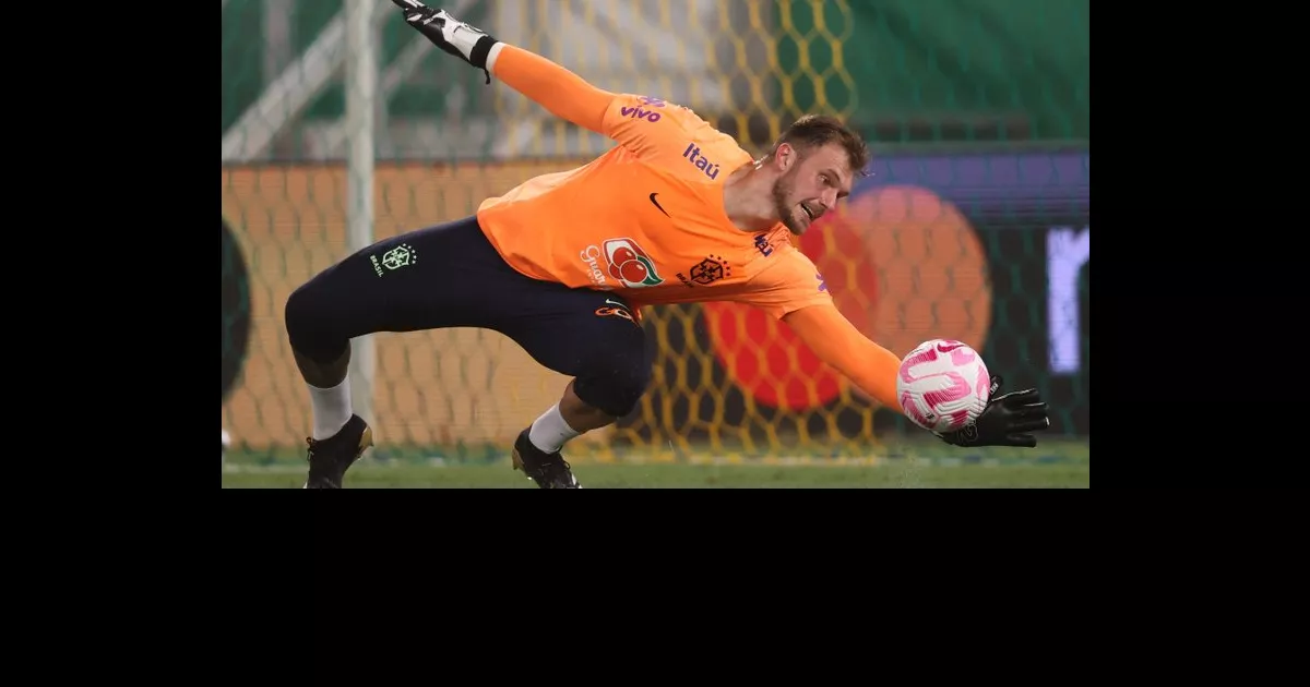 A Disputa Saudável pela Camisa Verde e Amarela: Ederson Elogia Lucas Perri na Seleção Brasileira