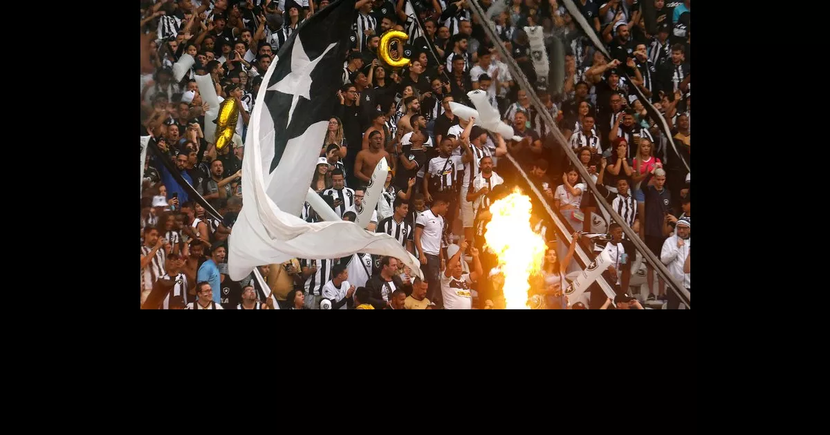 Torcida do Botafogo Esgota Ingressos para Clássico com o Fluminense em Tempo Recorde