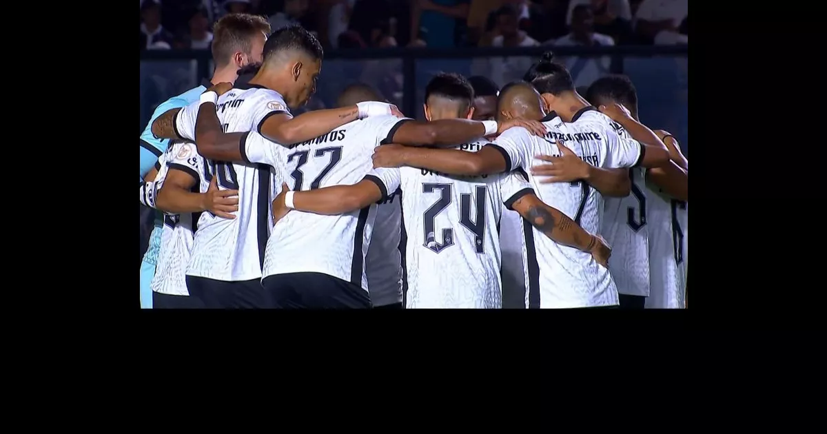 Botafogo sofre terceira derrota consecutiva no Brasileirão, deixando o título em risco