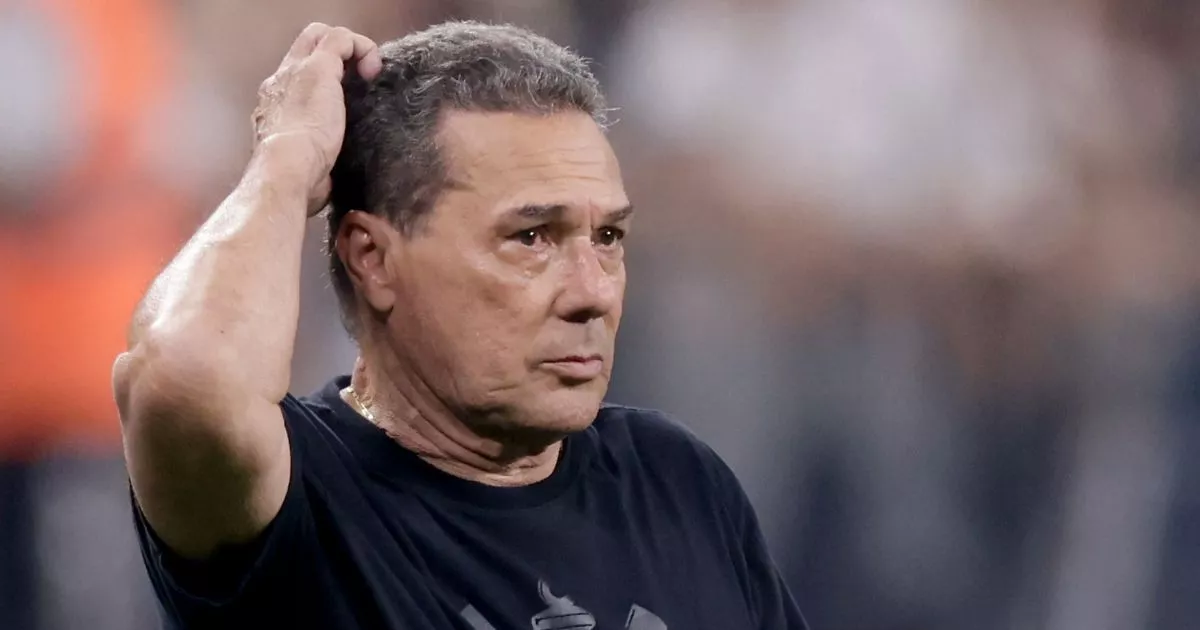 Existe a possibilidade do Botafogo fechar com Vanderlei Luxemburgo na reta final?