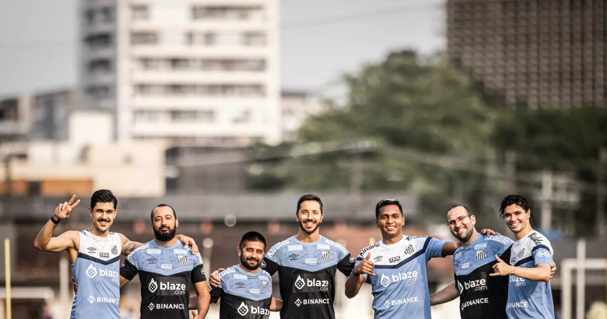 Santos retorna aos treinos no CT Rei Pelé de olho no duelo contra o Botafogo