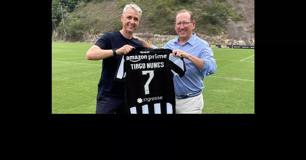  Tiago Nunes Recebe a Camisa 7 e Assume o Comando Técnico do Botafogo