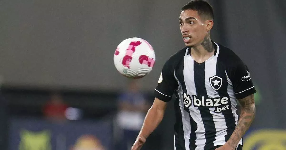 Artur Jorge Deve Repetir Escalação do Botafogo com Três Volantes contra o Vitória