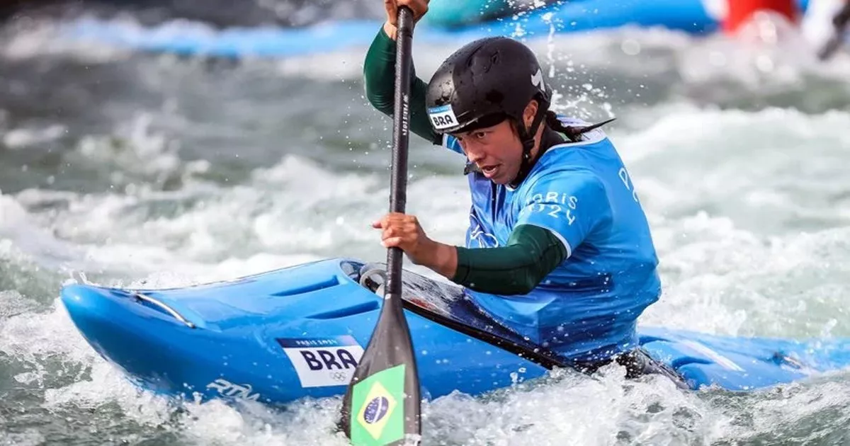 Ana Sátila Avança às Quartas de Final no Caiaque Cross da Canoagem Slalom nas Olimpíadas