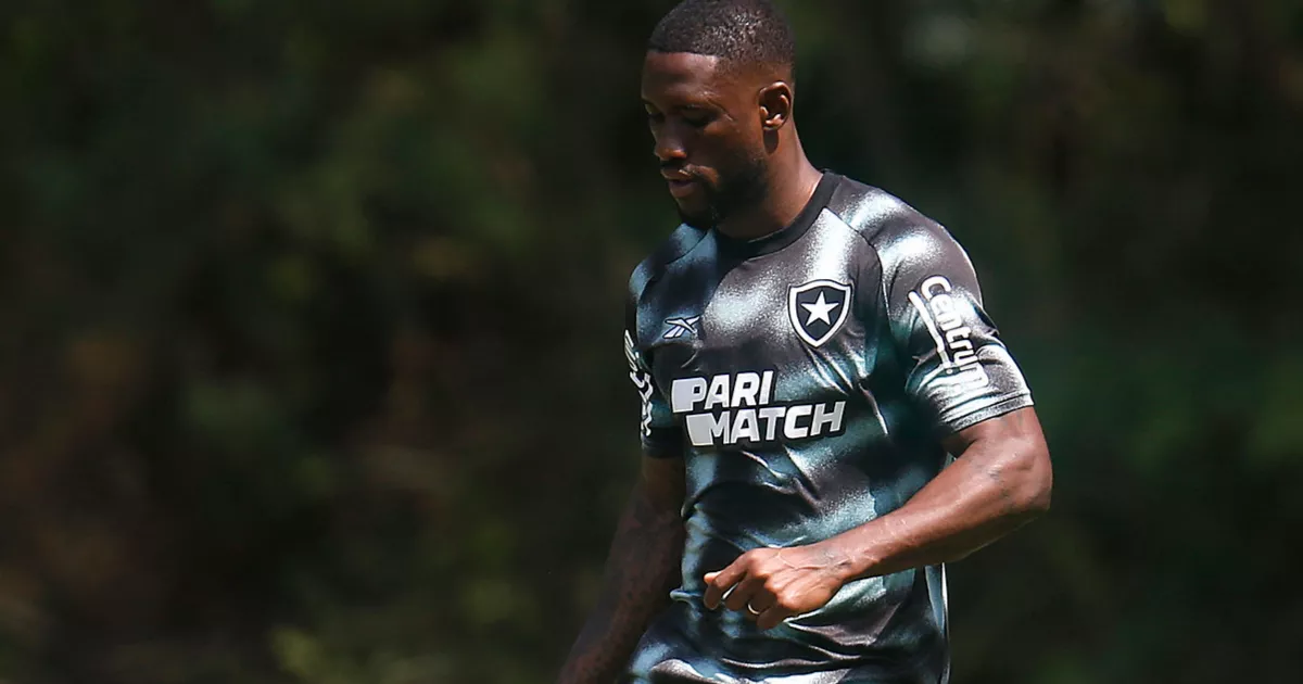 Botafogo no Mercado: Renovação de Bastos, Perda de Bombito e Retorno de Júnior Santos