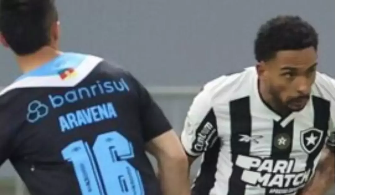 Botafogo troca peças, empata com o Grêmio e comentarista analisa: "O jogo do Botafogo mudou"