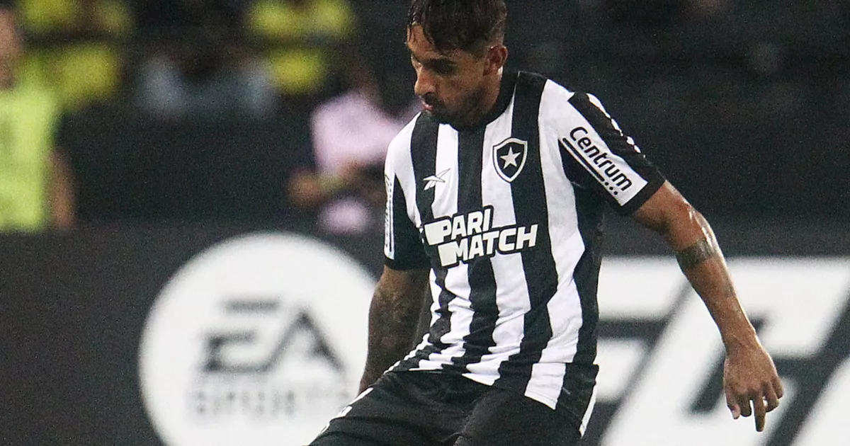 Damián Suárez explica saída do Botafogo e revela sonho de infância ao voltar ao Peñarol