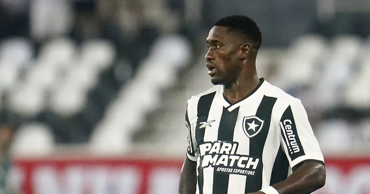 Bastos na Final da Libertadores? Zagueiro do Botafogo é dúvida para decisão