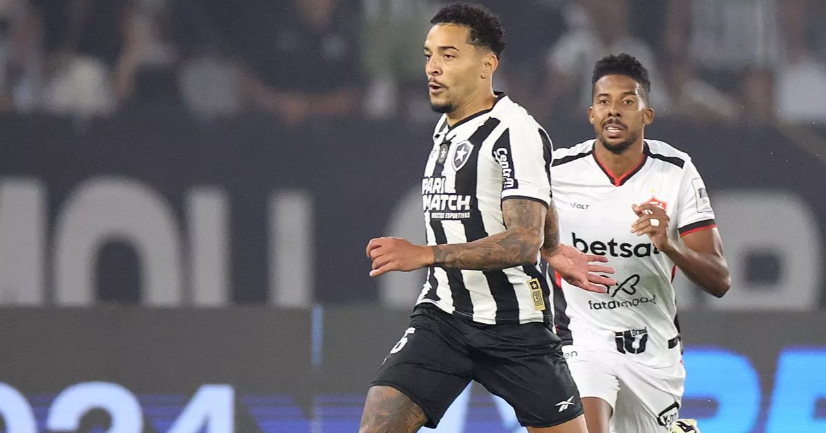 Botafogo perde a liderança e Tiquinho Soares é expulso: como fica a briga pelo título do Brasileirão?