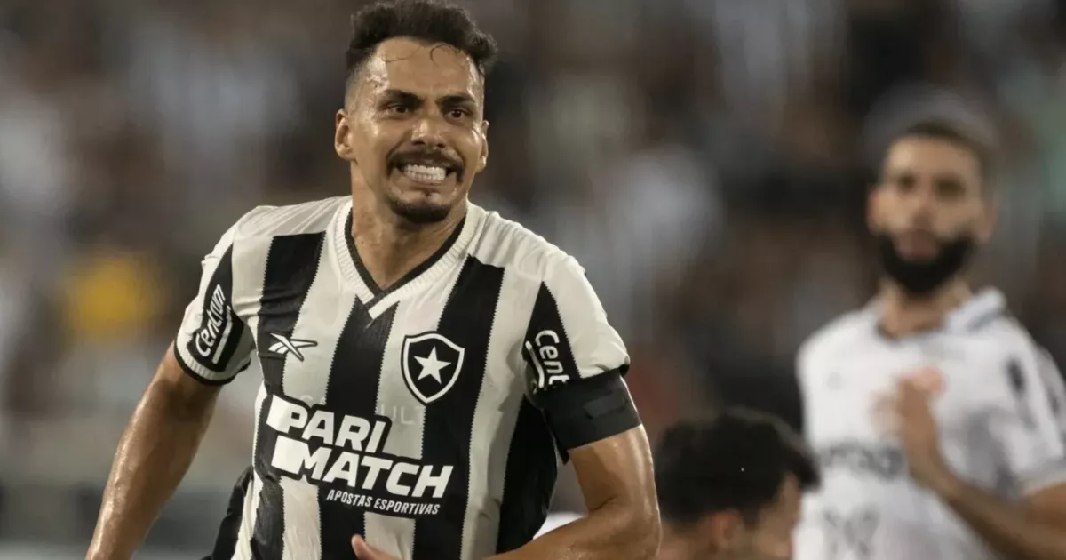 Botafogo Se Despede de Atletas e Enfrenta Transformação no Elenco: Confira Saídas e Possíveis Chegadas