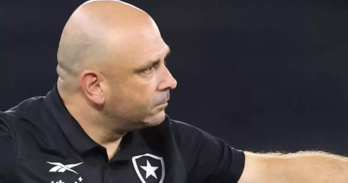 Botafogo e Carlos Leiria: O Desafio de Reerguer o Time no Campeonato Carioca de 2025