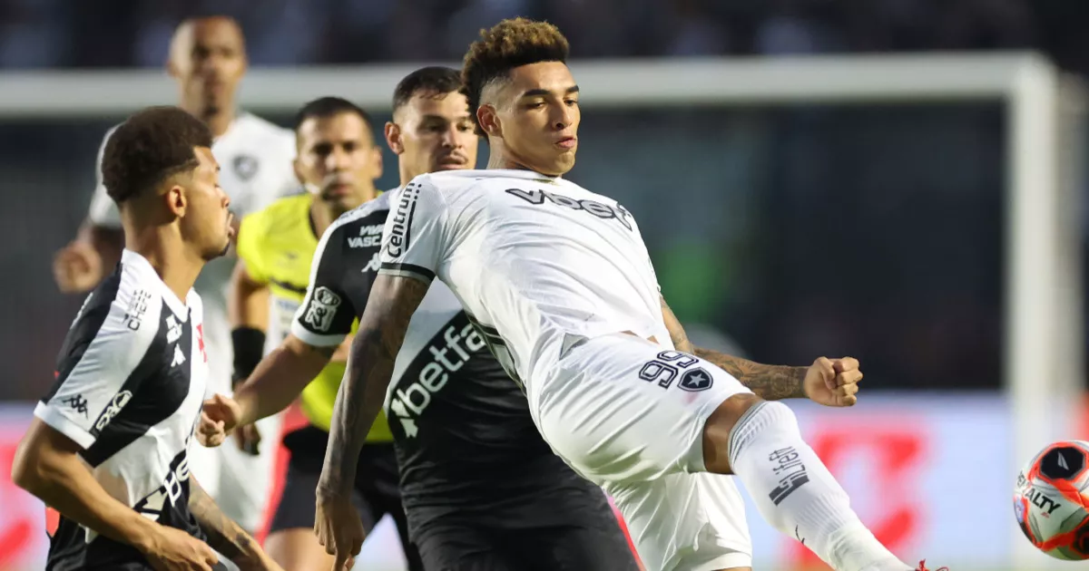 Botafogo Enfrenta Mês Sem Jogos Oficiais: O Que Esperar na Reta Final da Janela de Transferências