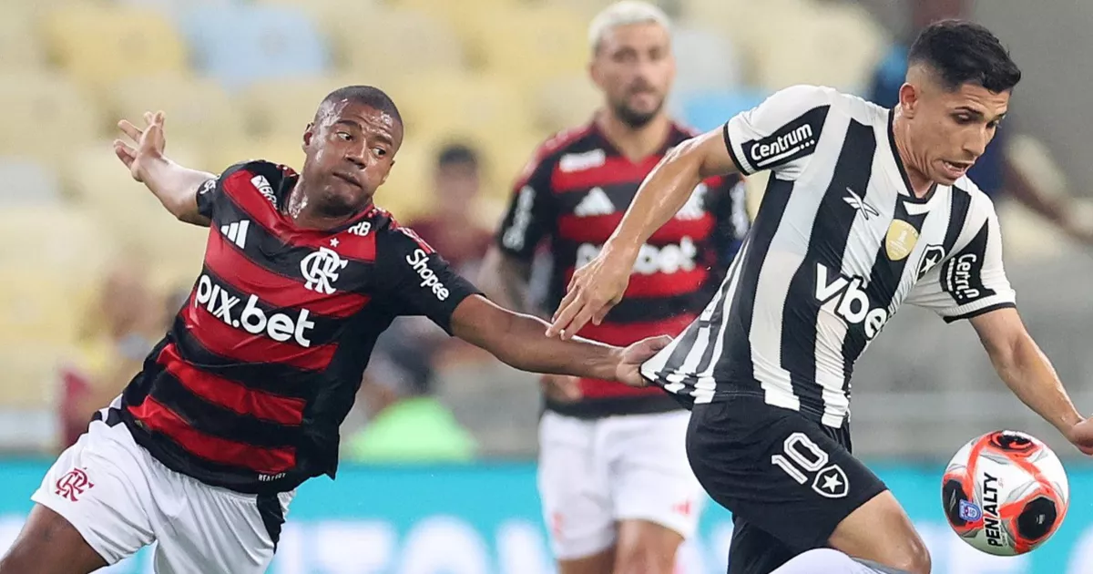 Botafogo se Complica com Derrota para o Flamengo e Sofre Erro de Arbitragem no Clássico Carioca